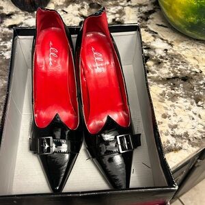 Witchy black patent heels- great for Halloween!